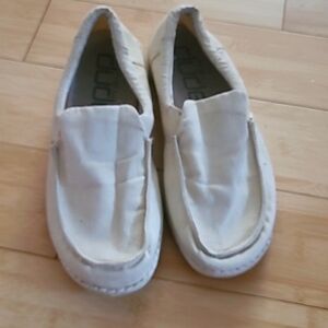 Womens Hey Dudes Size 6